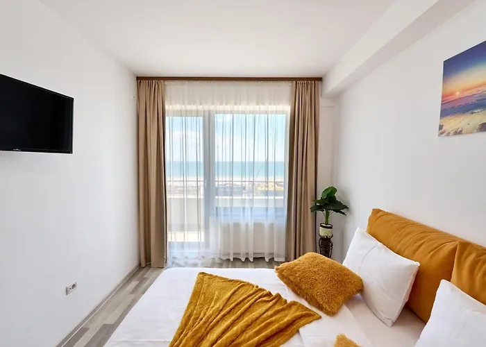 Ena Sunrise Summerland * Mamaia